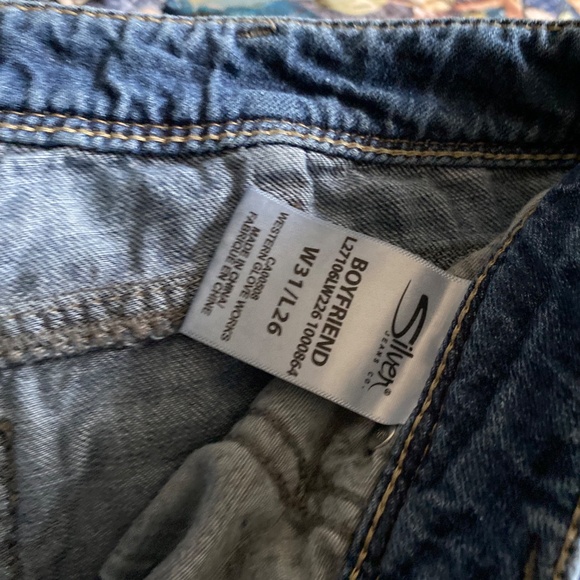Silver distressed capris - Picture 3 of 3